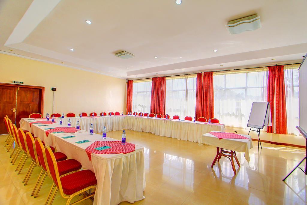 Poa Place Resort & Hotel - Where Nature Meets Comfort Елдорет Екстериор снимка