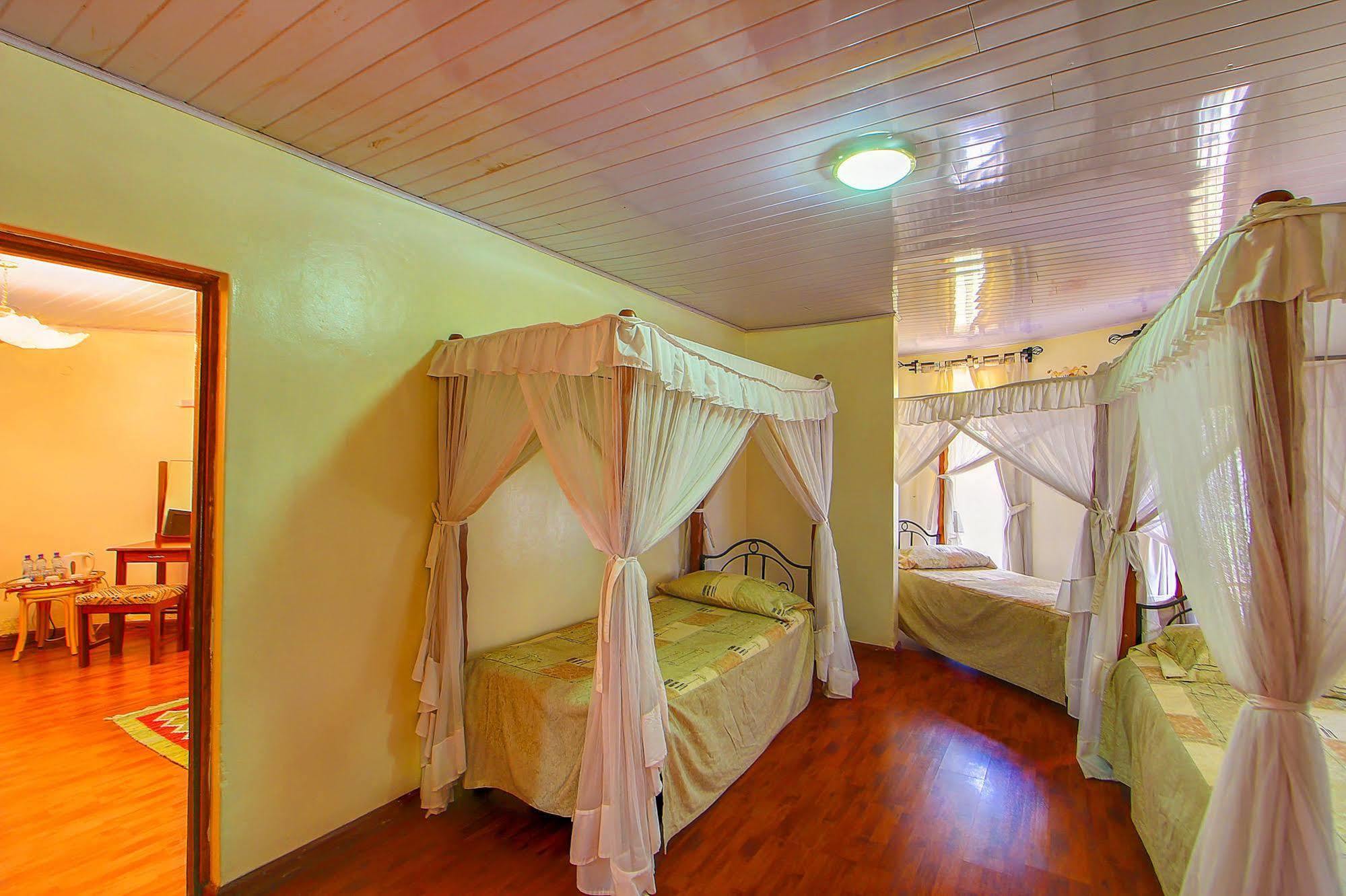 Poa Place Resort & Hotel - Where Nature Meets Comfort Елдорет Екстериор снимка