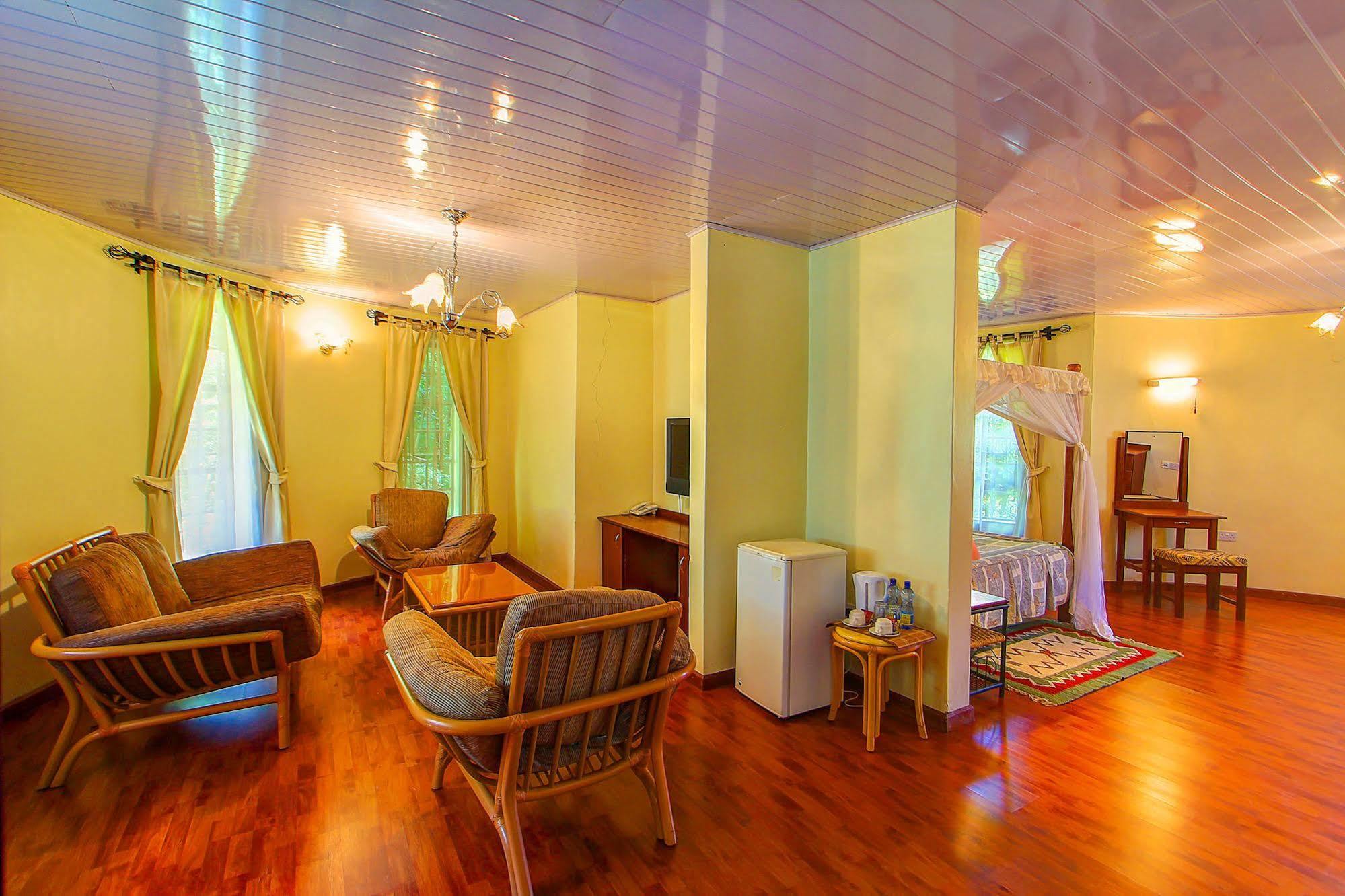 Poa Place Resort & Hotel - Where Nature Meets Comfort Елдорет Екстериор снимка