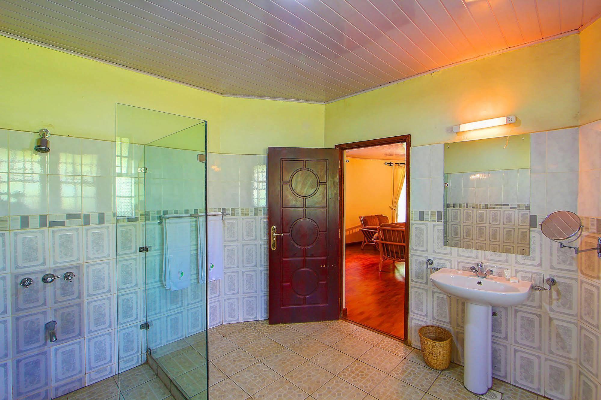 Poa Place Resort & Hotel - Where Nature Meets Comfort Елдорет Екстериор снимка