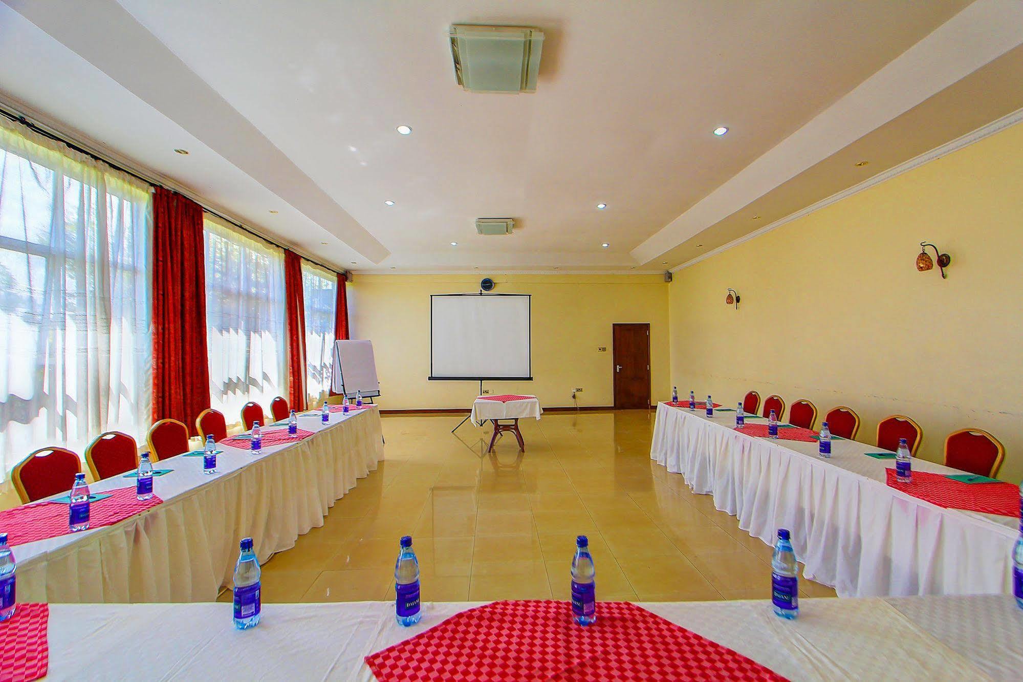 Poa Place Resort & Hotel - Where Nature Meets Comfort Елдорет Екстериор снимка